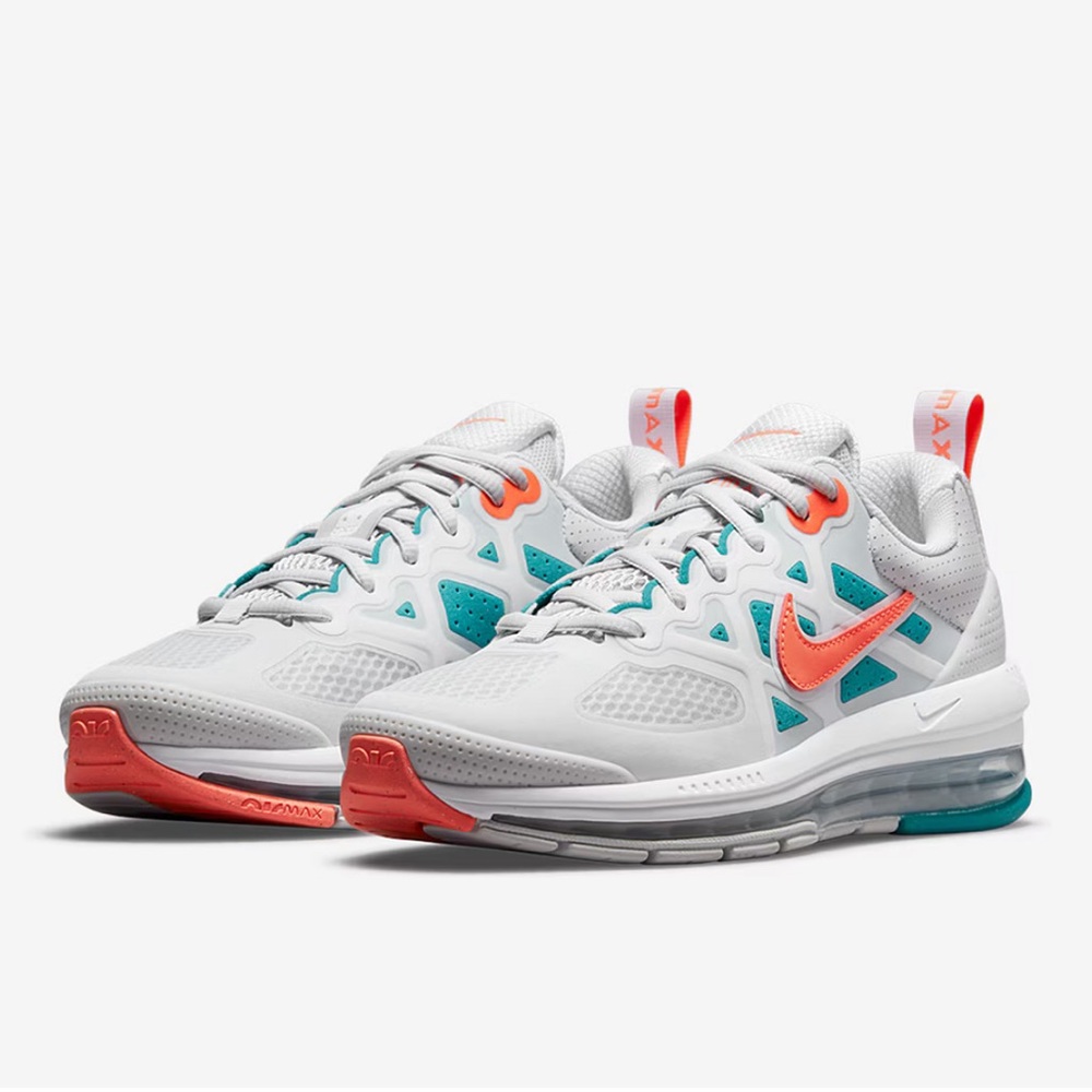 Nike Air Max Genome, Photon Dust/Hyper Grape/White Women’s Size 7.5